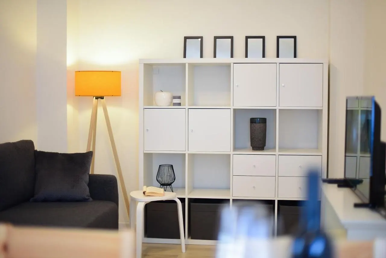 Apartman U Atraktivnoj Kuci U Nizu S Garazom Ljubač