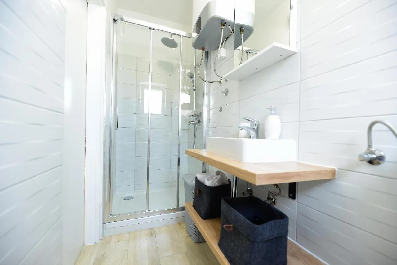 Apartman U Atraktivnoj Kuci U Nizu S Garazom Ljubac  0*, Ljubac (Zadar) Croatia