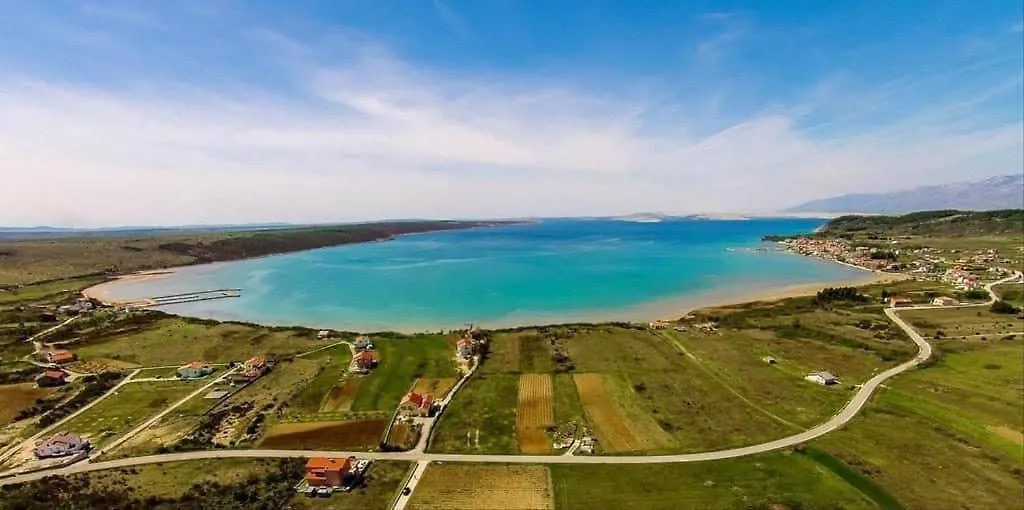 Apartman U Atraktivnoj Kuci U Nizu S Garazom Ljubac  0*, Ljubac (Zadar)